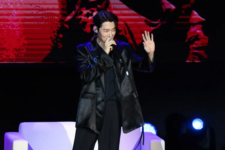 崔振赫開場演唱庾澄慶的經典歌《情非得已》。彭欣偉攝