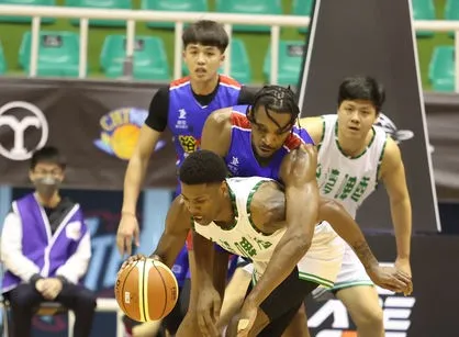 台灣籃球怎麼了?T1打群架 SBL球員竟在網路上嗆對手「你穩死欸」