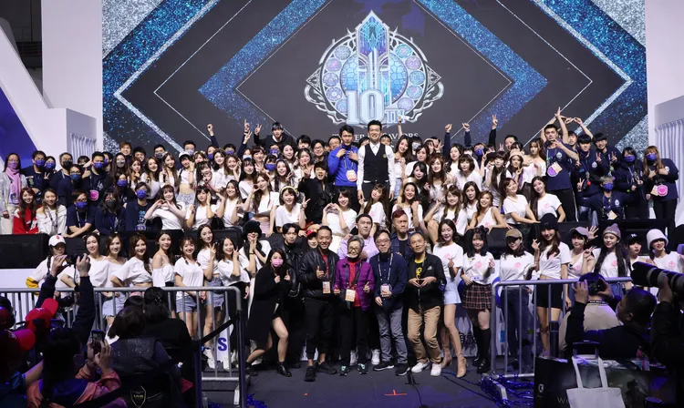 《神魔之塔》團隊開心合照，在台北電玩展劃下圓滿句點。鄭孟晃攝