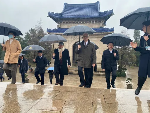 夏立言中國行到南京緬懷孫中山 見這景象自嘆:承受不少壓力