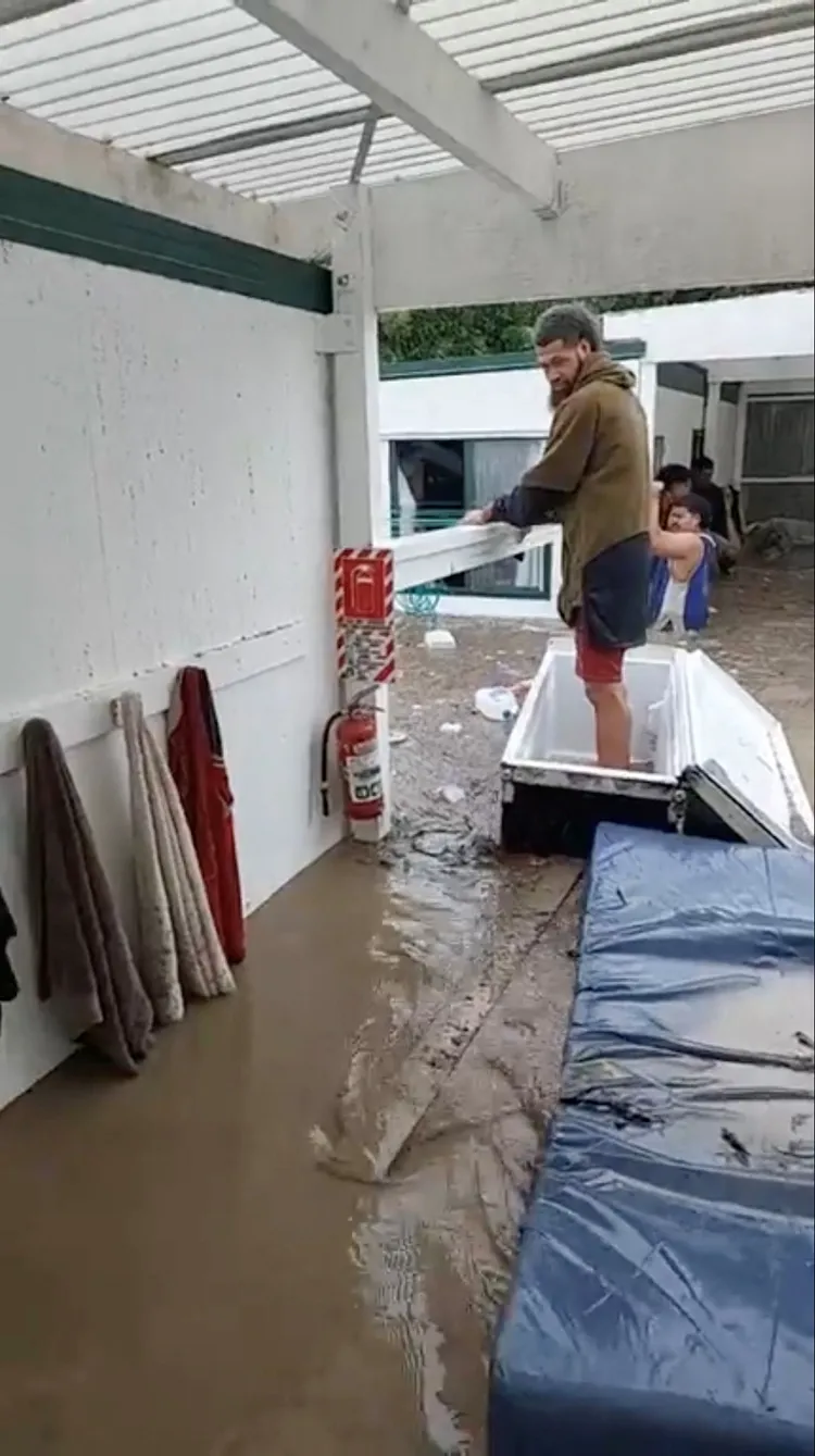 紐西蘭遭熱帶氣旋「嘉布瑞爾」侵襲，居民苦不堪言。路透社