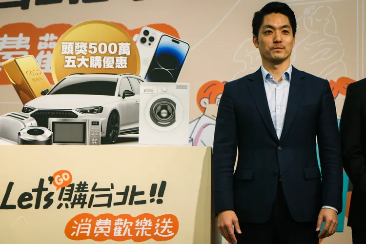 蔣萬安提醒民眾，4月1日起的發票和收據要留好。賴昀岫攝