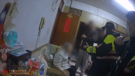 深夜傳來「救命」聲嚇壞鄰居 警找鎖匠到場救出反鎖廁所9旬婦