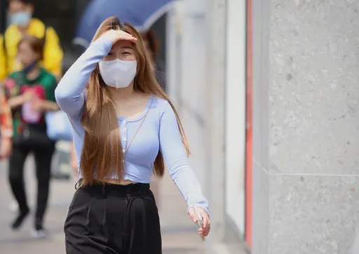 今高溫飆30°C!一表看清明連假天氣 「先濕後乾」這一天陰雨綿綿