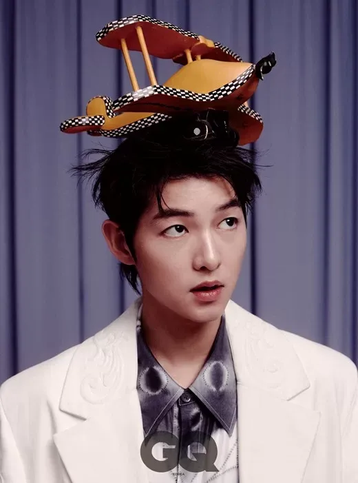 宋仲基大方談要當爸前的心情。翻攝韓國《GQ》雜誌