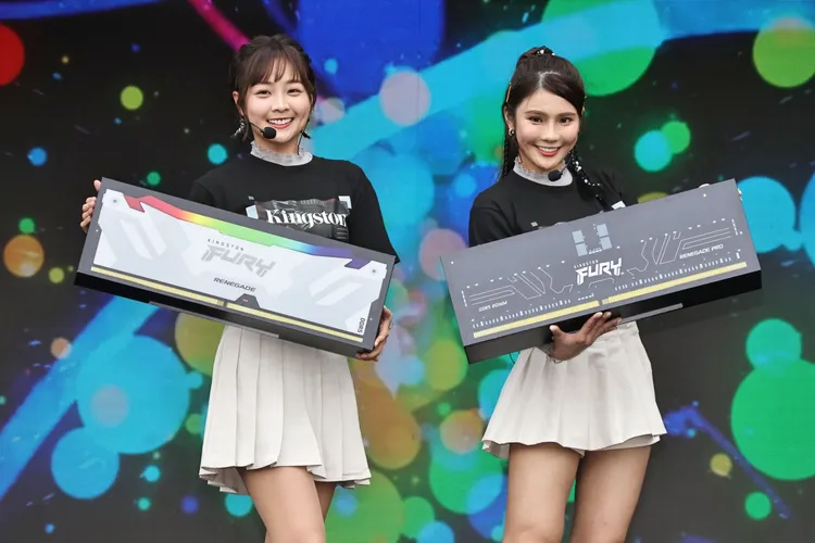 籃籃(右)跟琳妲是好友。施昂強攝