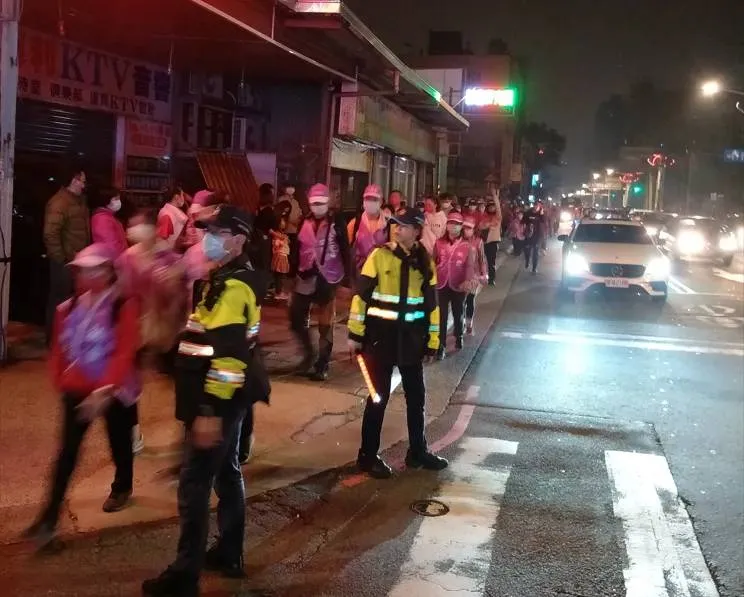 警方定3月4日晚間7點起管制桃園區富國陸橋車輛。桃園警分局提供