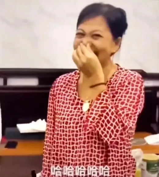 家人都忍不住笑翻了。翻攝自微博