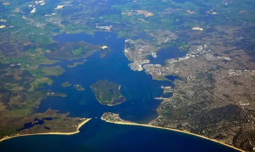 西歐最大陸上油田驚傳漏油　200桶儲油層液體流入英國普爾港