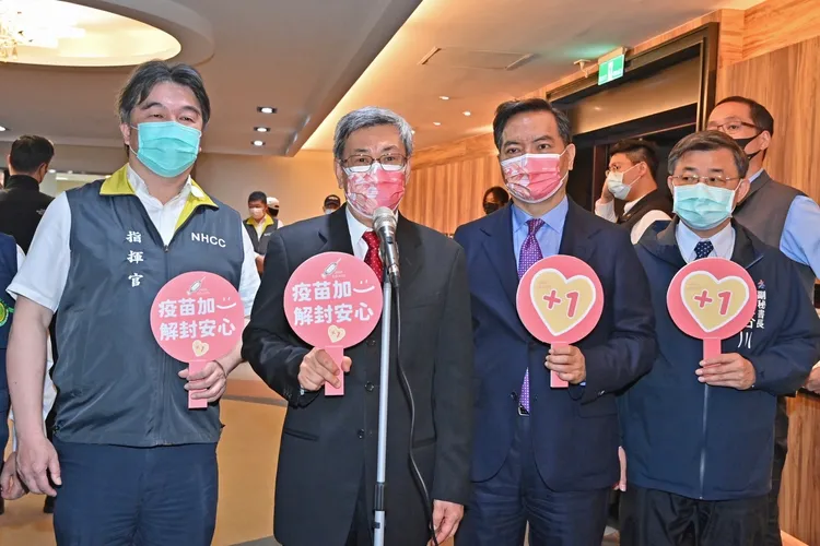 陳建仁呼籲國人踴躍接種次世代疫苗。行政院提供