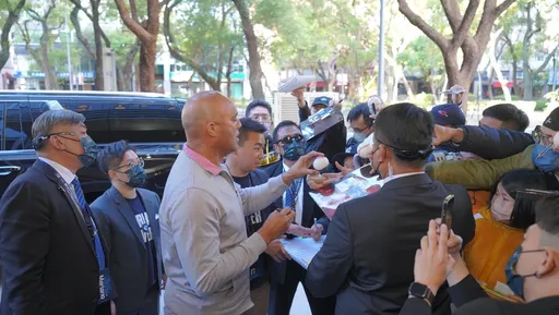 感受王建民說的台灣之美!李維拉來台首日先做這兩件事