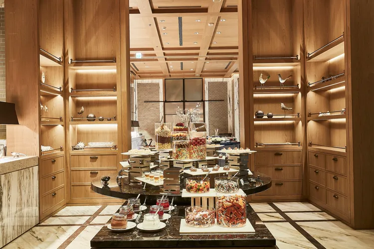 台北萬豪酒店Garden Kitchen「夢幻甜點檯」。業者提供