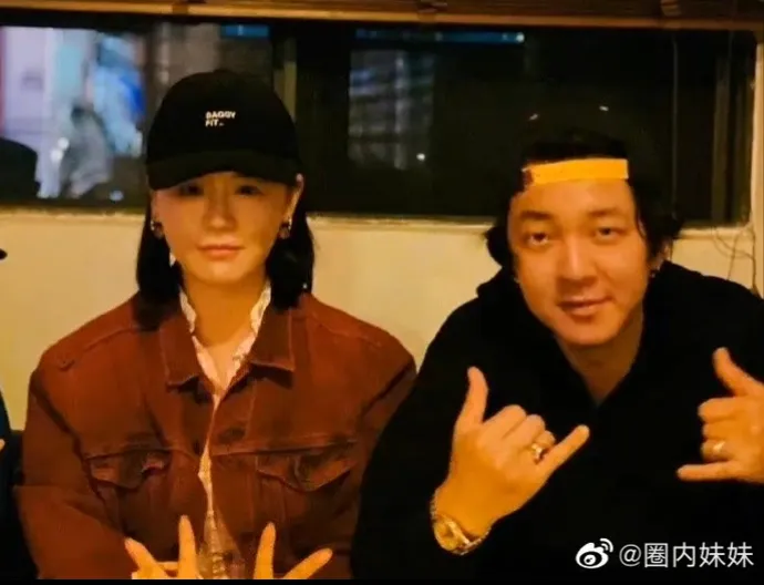 馬思純（左）和張哲軒感情穩定。翻攝圈內妹妹微博