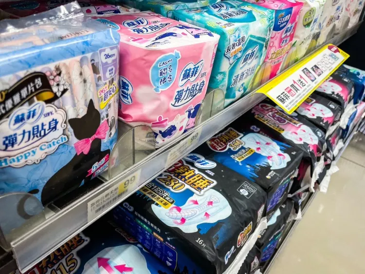 教育部宣布，今年8月1日起將實施友善提供多元生理用品計畫，針對各級學校不利處境學生發放多元生理用品。賴昀岫攝