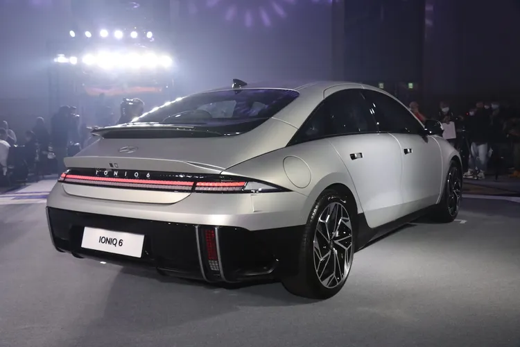 多層次車尾空力設計，也是IONIQ 6受到現場媒體高度關注的特色。林浩昇攝