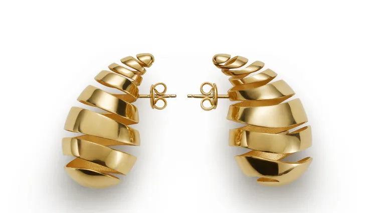 Drop純銀鍍金耳環，3萬6000元。品牌提供