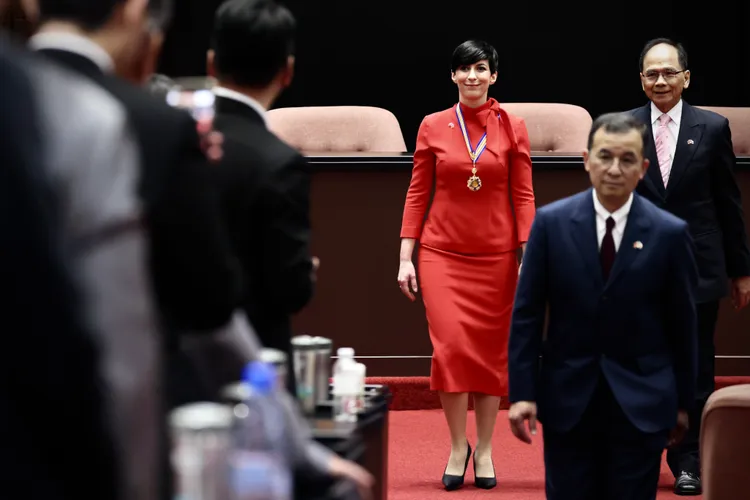 艾達莫娃昨一身紅洋裝超吸睛。資料照片/林林攝