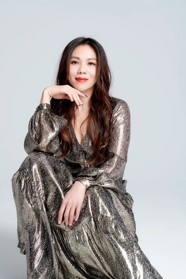 蔡健雅推出黑膠。水晶共振提供