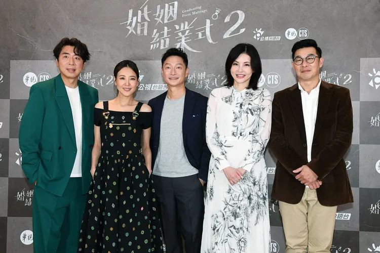 梁赫群、張本渝、謝祖武、何如芸、馬力歐愛鬥嘴說笑。華視提供
