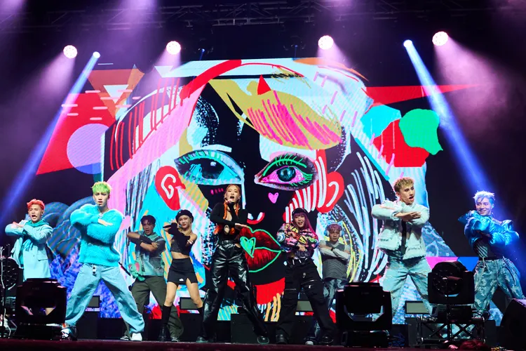 女團HUR開唱，找來VERA助陣。AOA ENTERTAINMENT LAB 提供