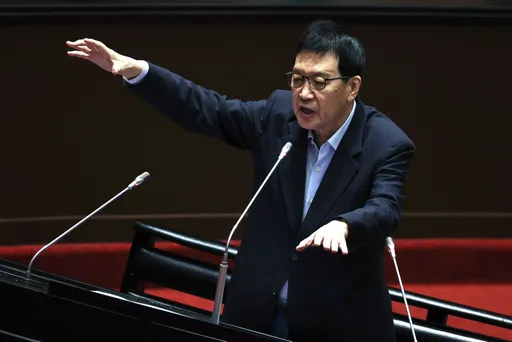 費鴻泰驚爆兒辱女同學挨告！他疑「陰謀論」　遭徐巧芯轟偽君子反應曝光