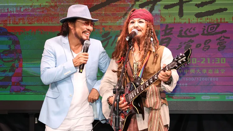 沈文程（右）說和張菲2人都喜歡戶外活動。莊宗達攝