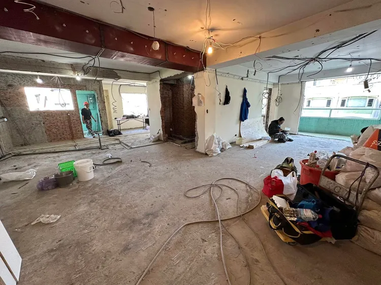 阿沁「梭哈」存款，買了房子。翻攝自阿沁臉書