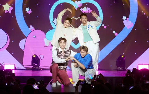 涂善存手指割傷濺血送急診 無謂痛感寵粉自彈自唱逼哭台下