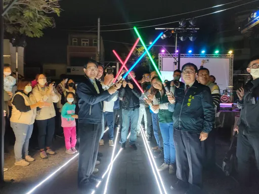 台南又有迷人亮點！替代役男改造鐵道公園　「光軌之間」啟燈拚觀光