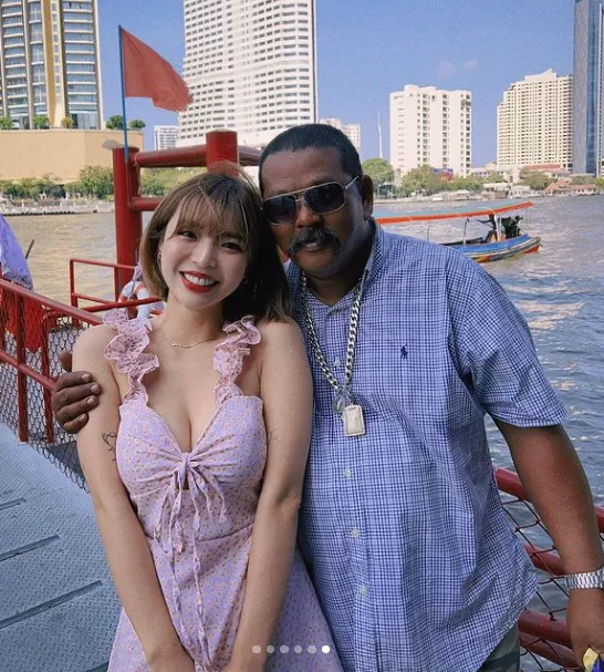 阿圓被狀漢拉拍合照「直接摟」，當場嚇到。翻攝《nanaciaociao》的IG