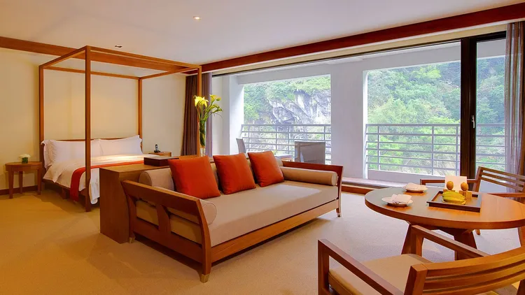 台灣賓士特別為白金會員保留4/1(六) ~ 4/2 (日) 週末優先入住禮遇。業者提供