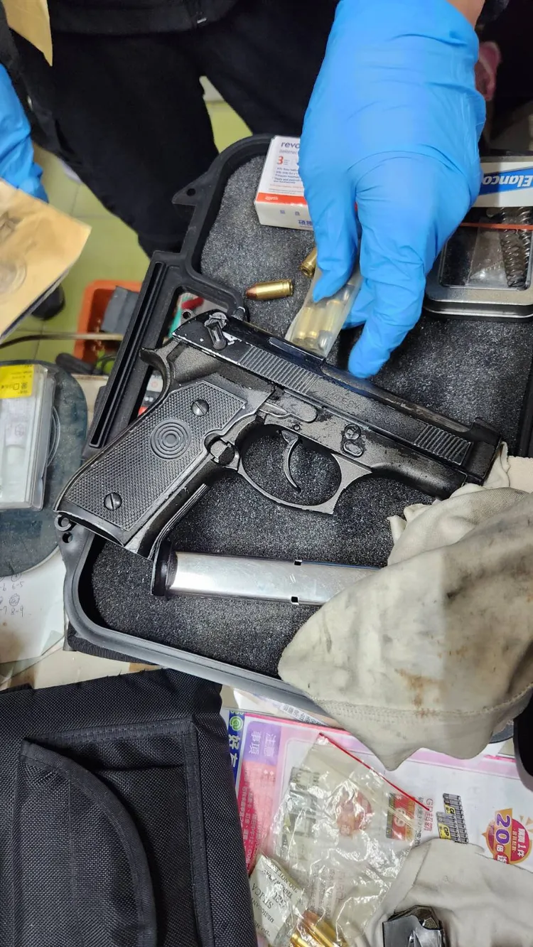 張嫌靠上網自學，成功改造手槍與子彈。讀者提供