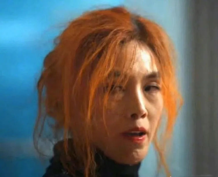 朴智娥在《黑暗榮耀》飾演沒有母愛的媽媽。Netflix 