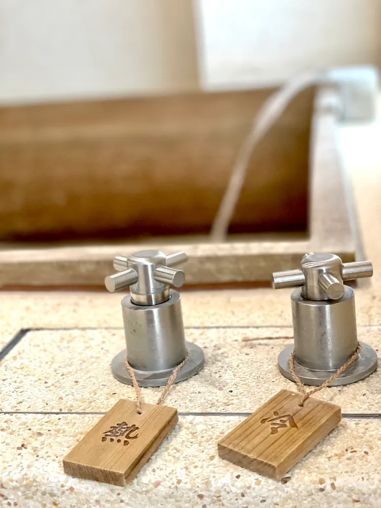 呆水溫泉每間客房都擁有私人湯屋，此為森套房景致。曾仲葳攝