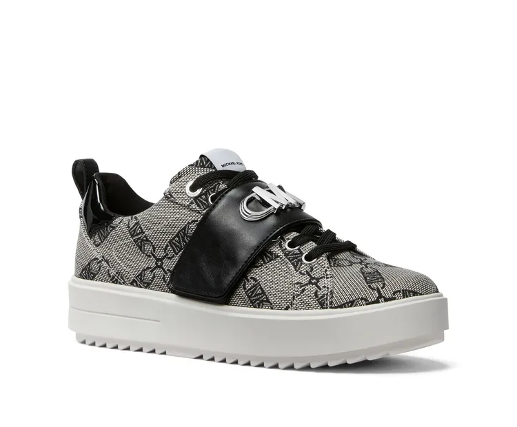 Empire黑色提花綁帶休閒鞋，1萬1200元。品牌提供