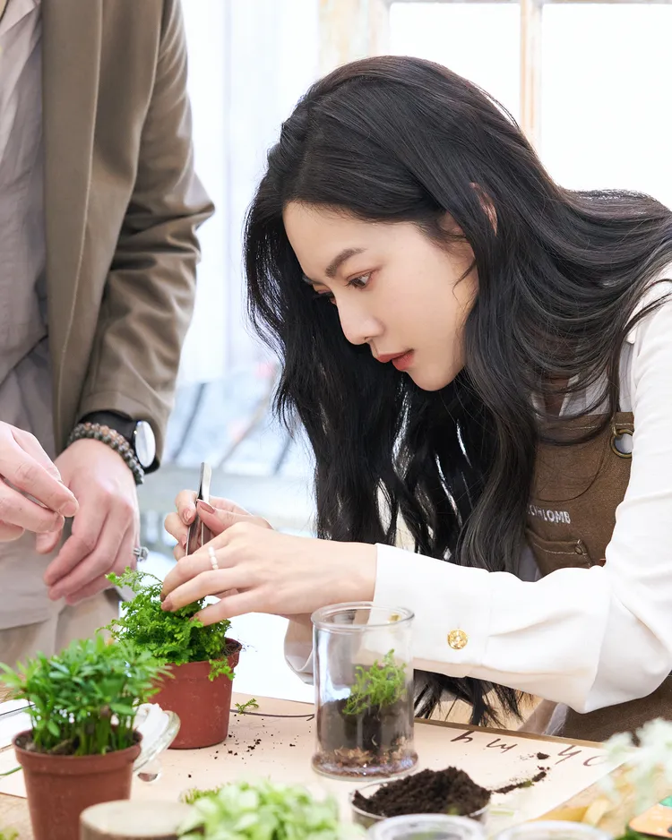 曾之喬拈花惹草到開了一家咖啡概念店。博士倫提供