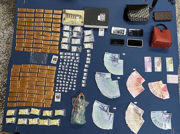 善化警方起出大批證物。警方提供