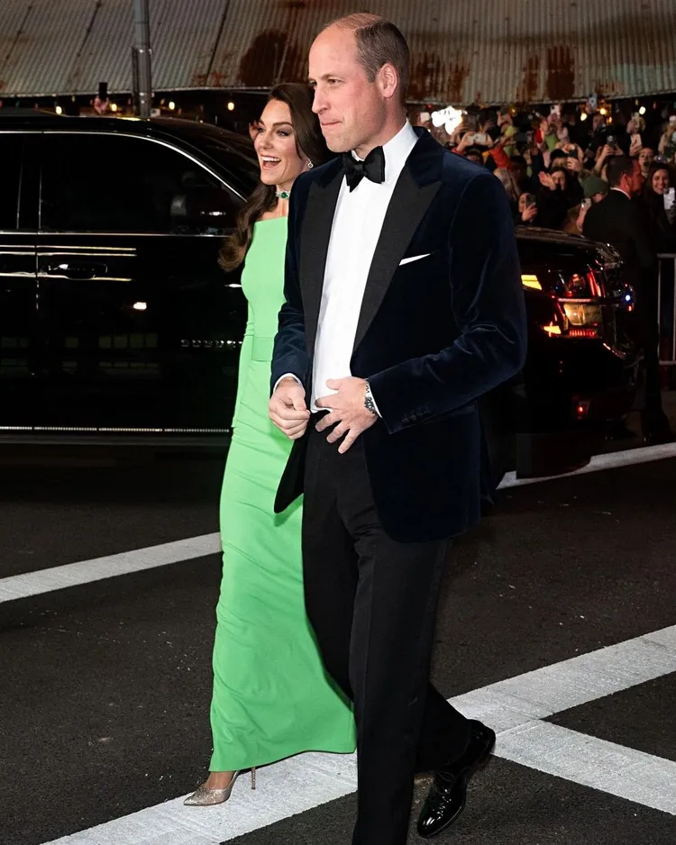 英國凱特王儲妃（左）曾在公開典禮中多次選穿Rania水鑽高跟鞋。翻攝_kate_middleton_royal IG