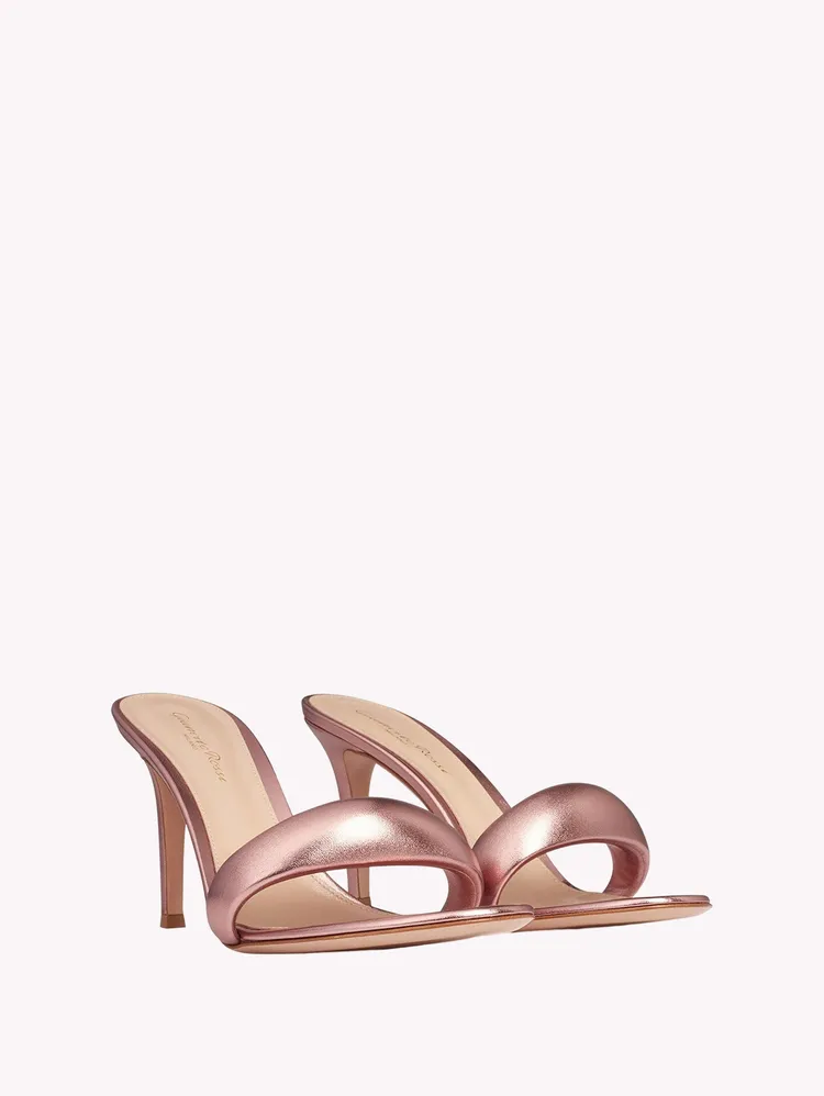 Bijoux高跟涼鞋，3萬200元。品牌提供