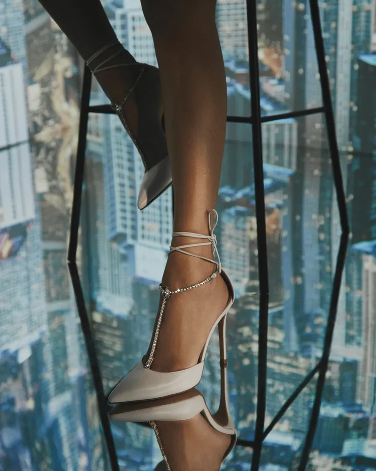 Brilliant高跟鞋，4萬7600元。翻攝gianvitorossi IG