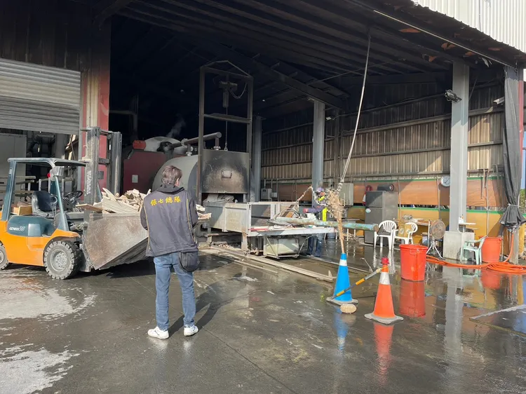 檢方指揮保七總隊第三大隊執行搜索。民眾提供