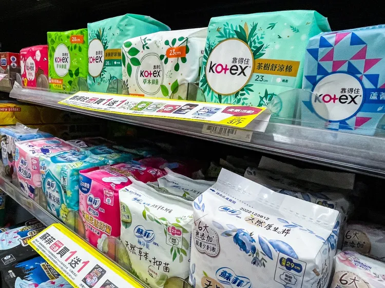 醫師認為「月經量愈大、排毒效果愈好」的觀念應該修正。示意圖，賴昀岫攝