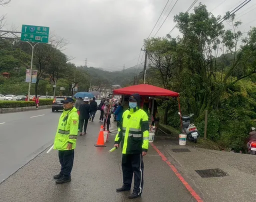 清明連假!汐止管制道路防塞車 區公所安排掃墓專車供搭乘