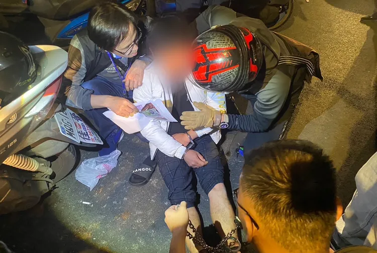 警方將兇嫌黎男逮捕。三峽警分局提供