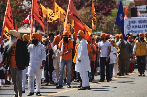 國旗遭示威者強行扯下 印度向英國提外交抗議