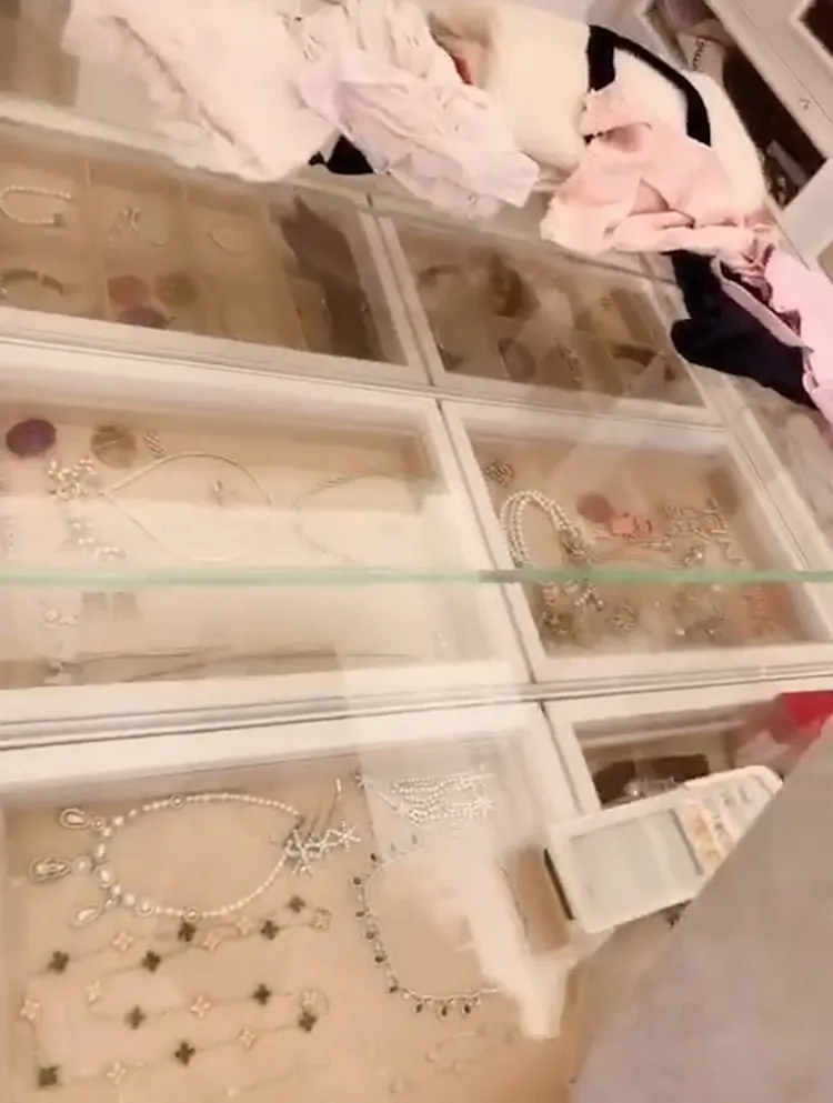 飾品區。引自五姐抖音