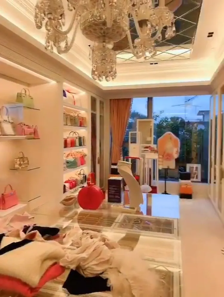 另一個角度看衣櫃牆。引自五姐抖音