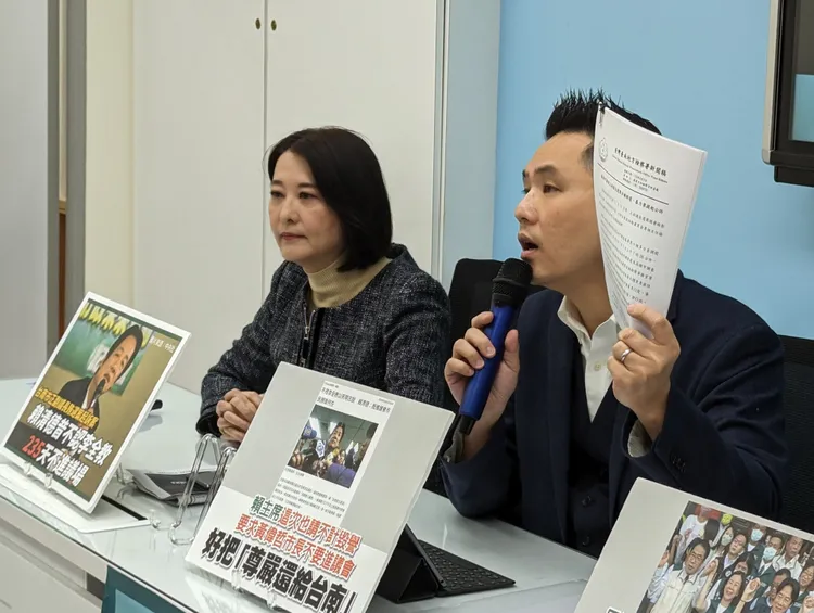 藍委陳以信認為，南檢的起訴書，就是黑金的保證書。蘇柏銓攝