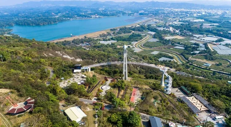 崗山之眼無敵景觀視野吸引海內外遊客。讀者提供