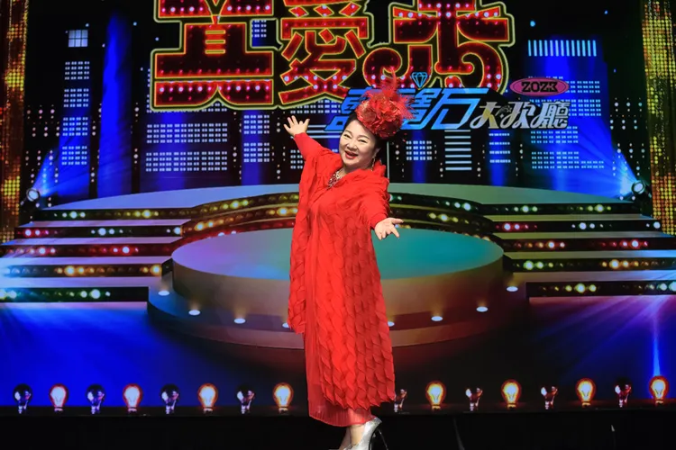 白冰冰當年歌廳秀表演獲得黃西田讚賞。